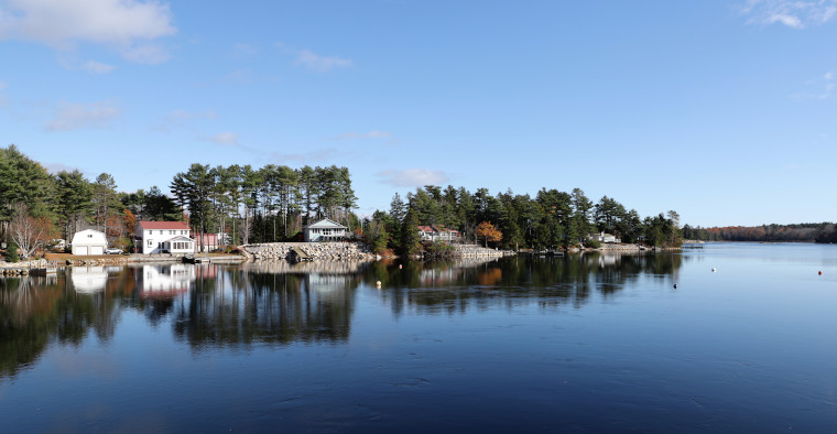 Houses on Narrows Basin near Mahone Bay